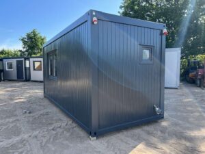Container (Küche, WC, Dusche 6×2,43 m)